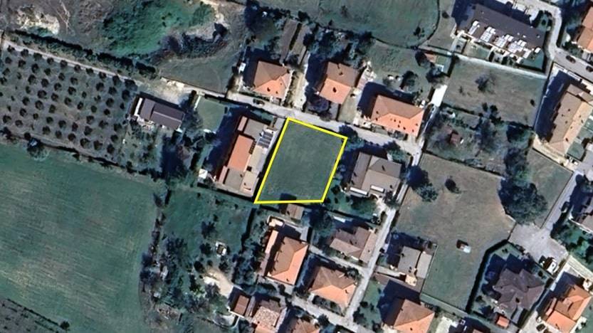 terreno edificabile in vendita a Rieti in zona Vazia