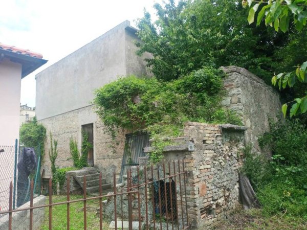 casa indipendente in vendita a Rieti