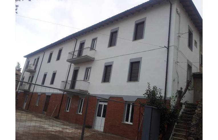 negozio in vendita a Rieti in zona Vazia