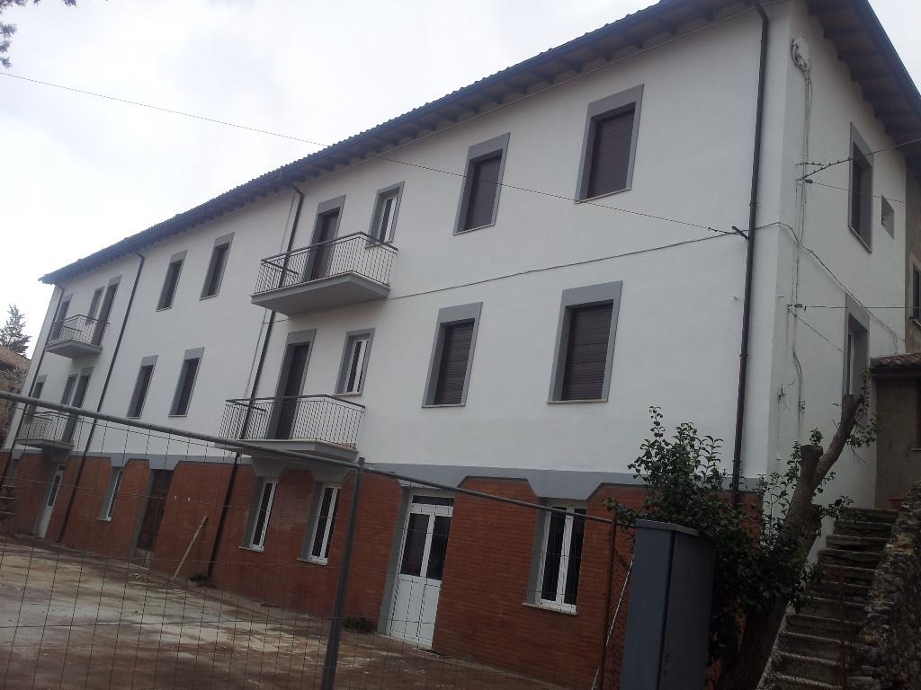 negozio in vendita a Rieti in zona Vazia