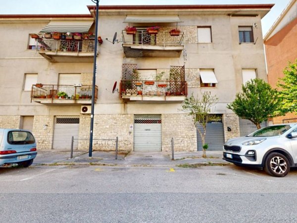 negozio in vendita a Rieti