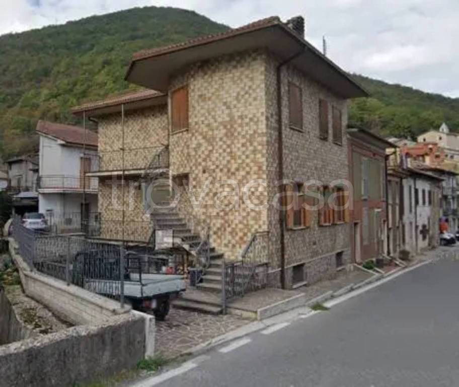 casa indipendente in vendita a Rieti in zona Casette