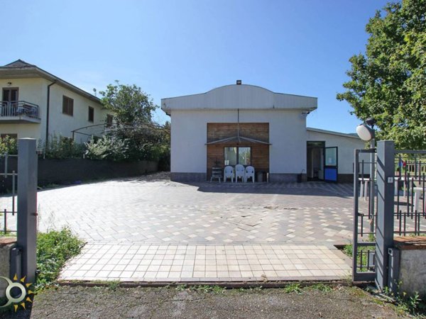 negozio in vendita a Rieti