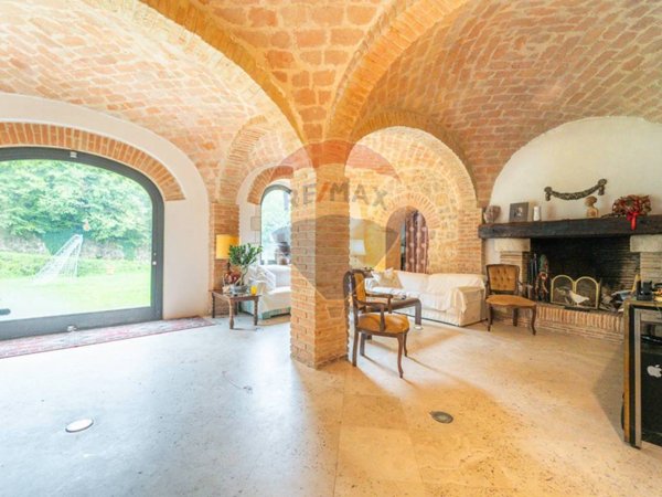 casa indipendente in vendita a Rieti in zona Castelfranco