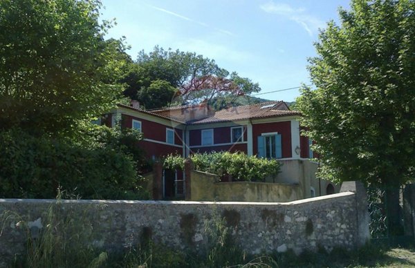 casa indipendente in vendita a Rieti