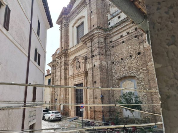 casa indipendente in vendita a Rieti in zona Contigliano