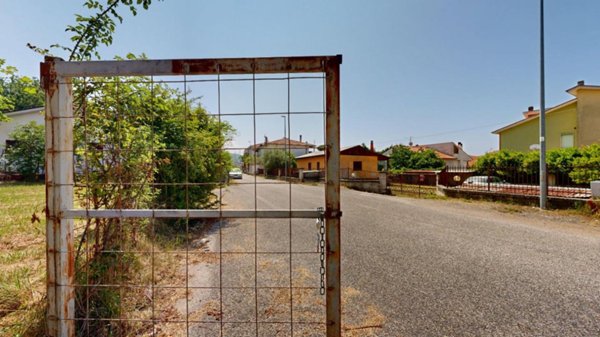 terreno edificabile in vendita a Rieti in zona Vazia