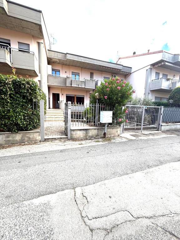 casa indipendente in vendita a Rieti