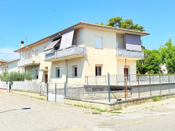 appartamento in vendita a Rieti in zona Quattro Strade