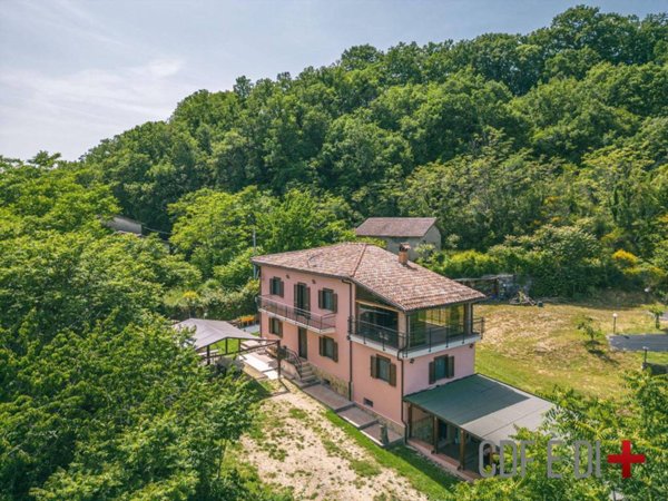casa indipendente in vendita a Rieti