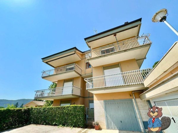 appartamento in vendita a Rieti in zona Campoloniano