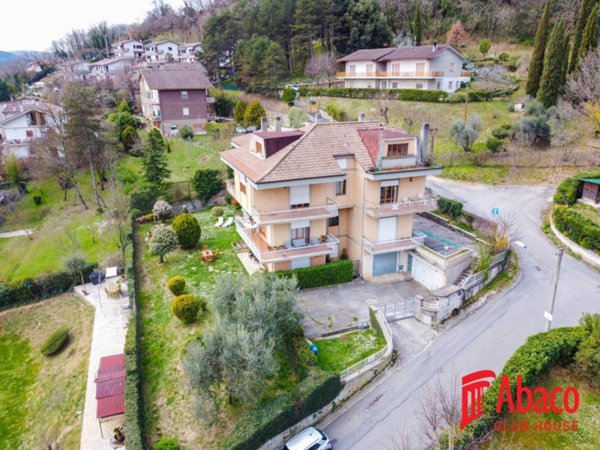 appartamento in vendita a Rieti in zona Campoloniano