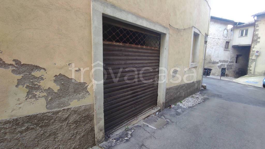 locale di sgombero in vendita a Rieti in zona Centro Città