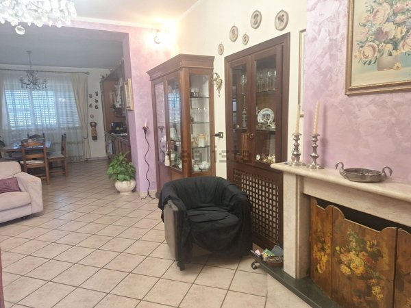 casa semindipendente in vendita a Rieti