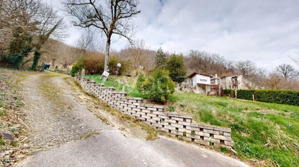 casa indipendente in vendita a Rieti in zona San Giovanni Reatino