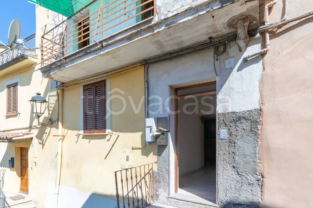 casa indipendente in vendita a Rieti