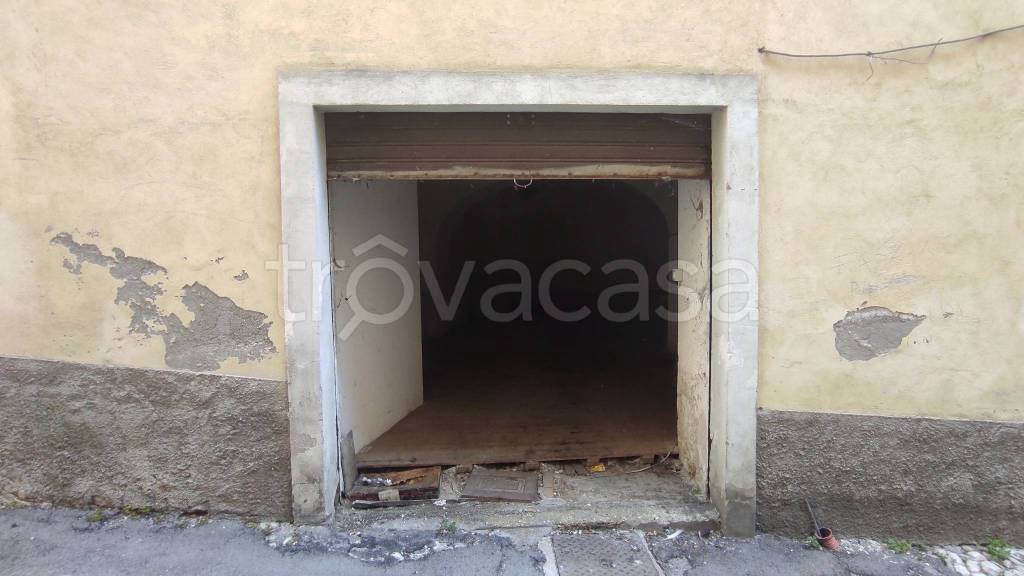 locale di sgombero in vendita a Rieti in zona Centro Città