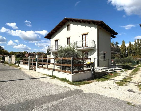 casa indipendente in vendita a Rieti in zona Viale Maraini