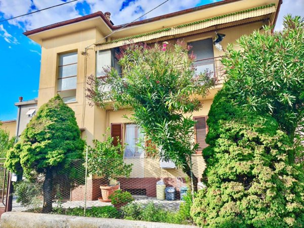 casa indipendente in vendita a Rieti in zona Campoloniano