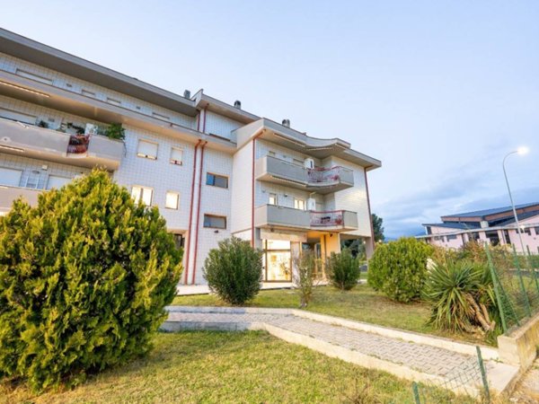 appartamento in vendita a Rieti in zona Campoloniano