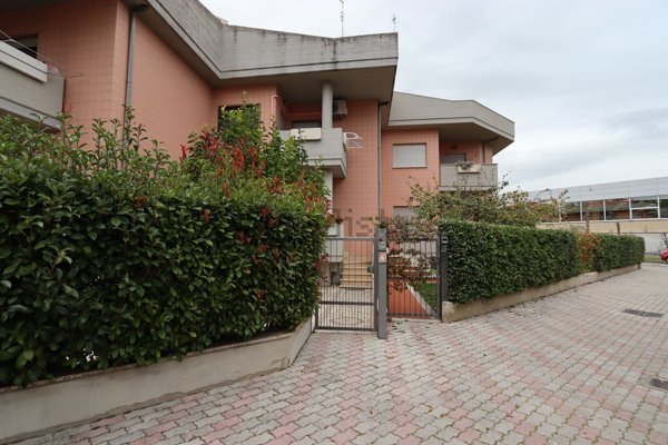 casa indipendente in vendita a Rieti in zona Campoloniano