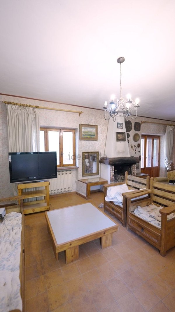 esavano in vendita a Rieti