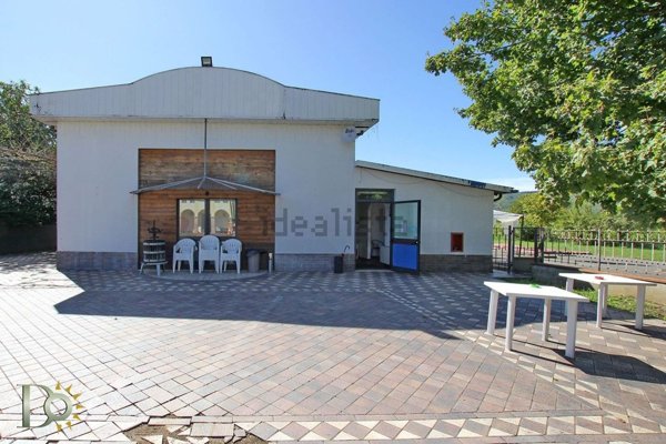 locale commerciale in vendita a Rieti