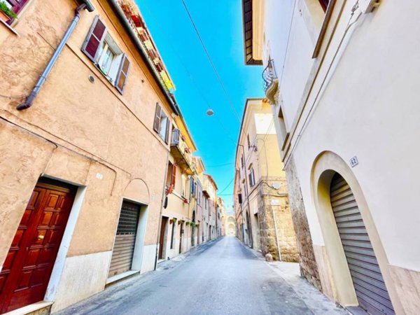 ufficio in vendita a Rieti in zona Centro Città