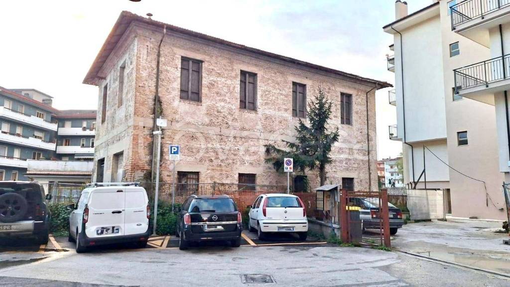 negozio in vendita a Rieti