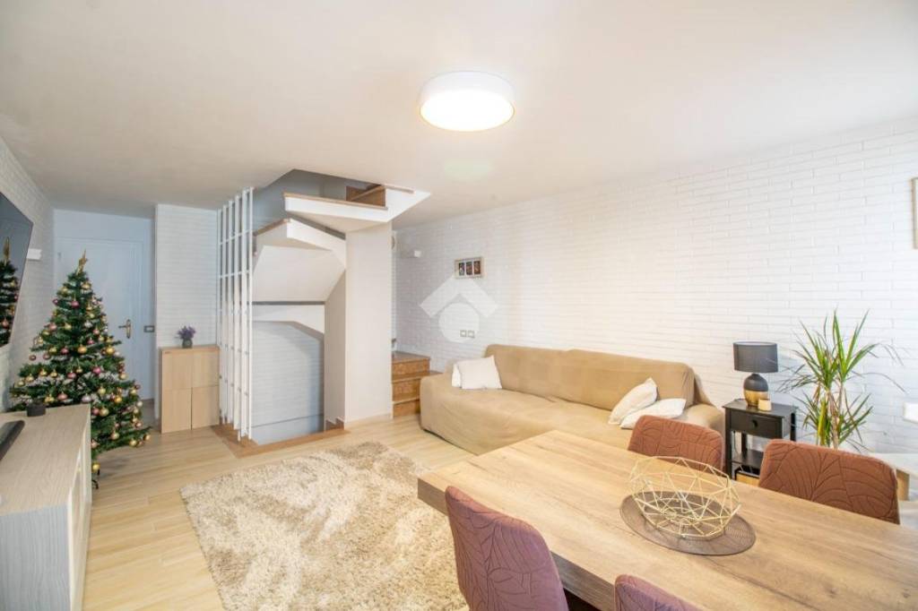 casa indipendente in vendita a Rieti in zona Centro Città