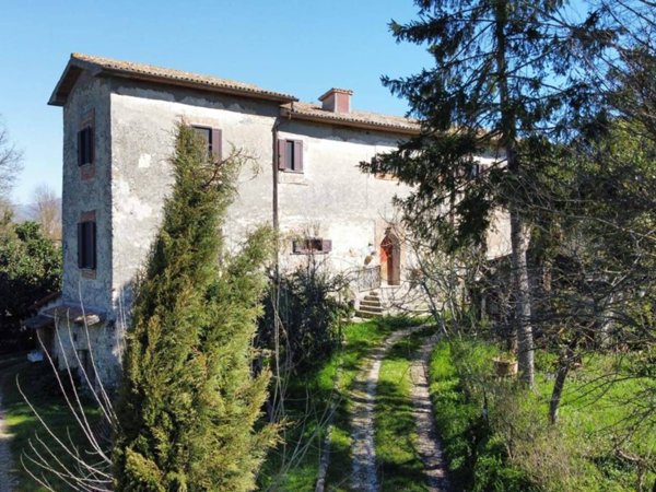 casa indipendente in vendita a Rieti
