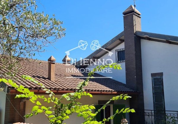 casa indipendente in vendita a Rieti
