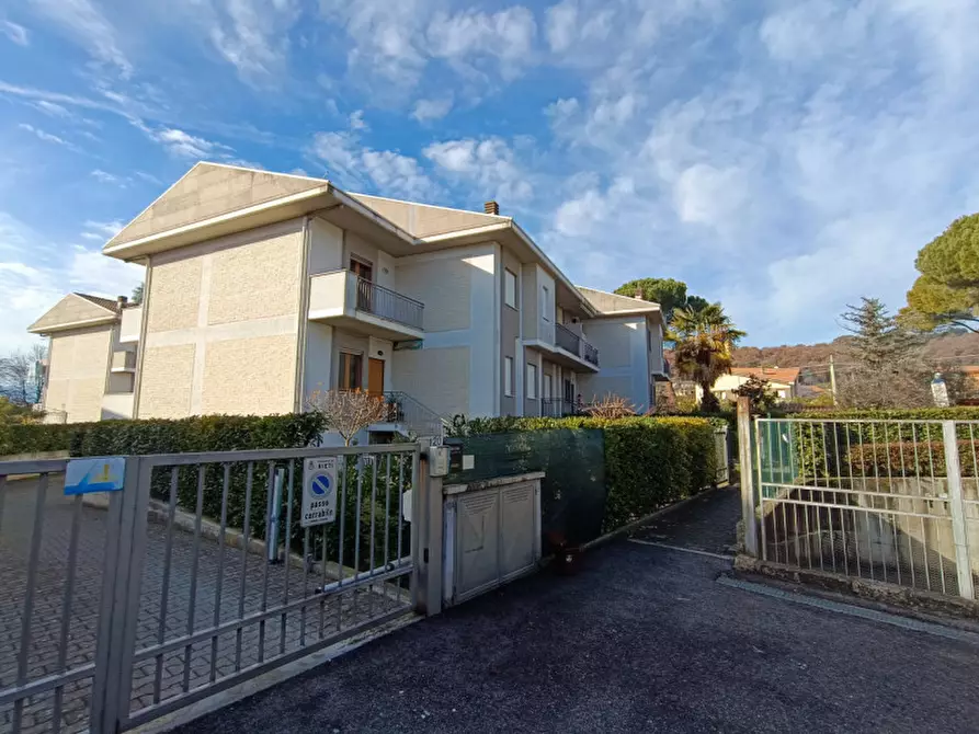 casa indipendente in vendita a Rieti in zona Campoloniano