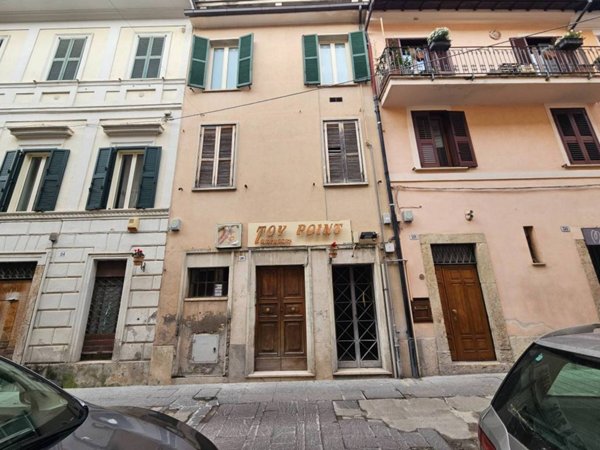 negozio in vendita a Rieti