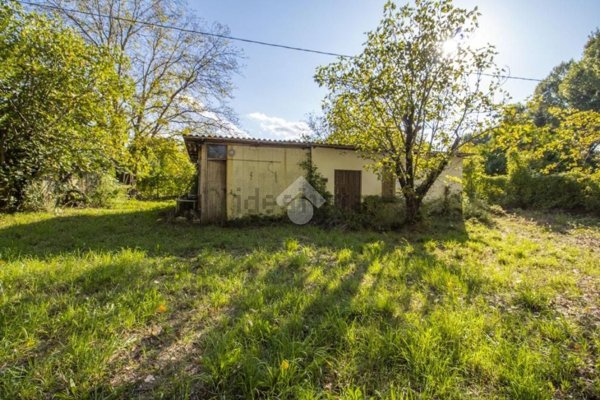 casa indipendente in vendita a Rieti