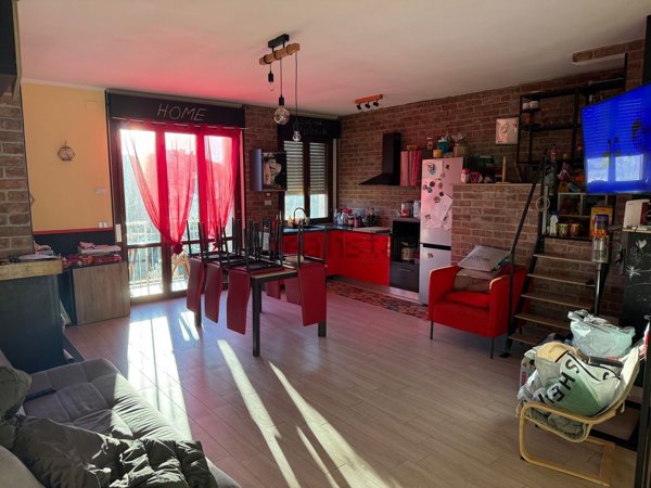 casa indipendente in vendita a Rieti in zona Campoloniano