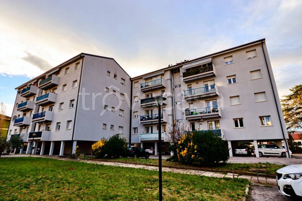 appartamento in vendita a Rieti in zona Quattro Strade