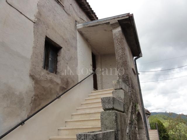 casa indipendente in vendita a Rieti in zona Poggio Perugino