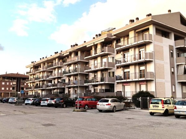 appartamento in vendita a Rieti in zona Campoloniano