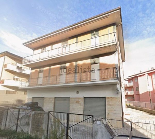locale commerciale in vendita a Rieti