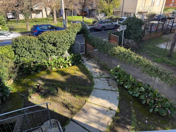 casa semindipendente in vendita a Rieti