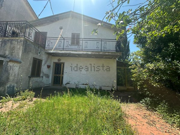 casa indipendente in vendita a Rieti