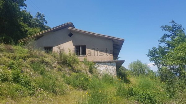 casa indipendente in vendita a Rieti