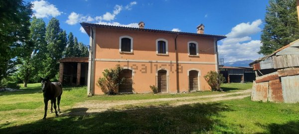 casa indipendente in vendita a Rieti in zona Centro Città