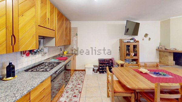 casa indipendente in vendita a Rieti in zona Campoloniano