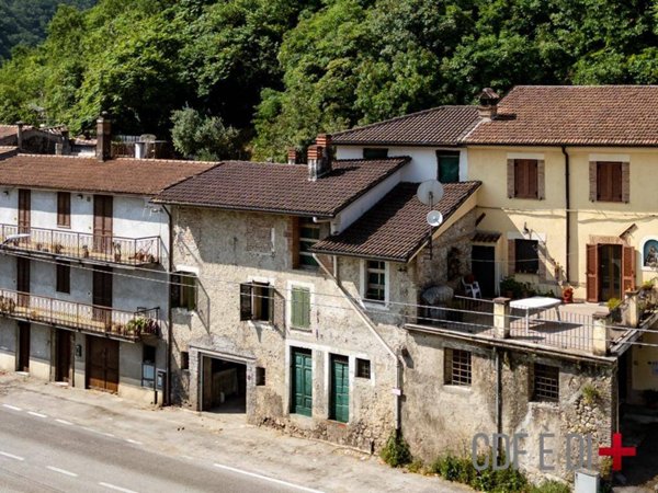 intera palazzina in vendita a Rieti in zona Casette