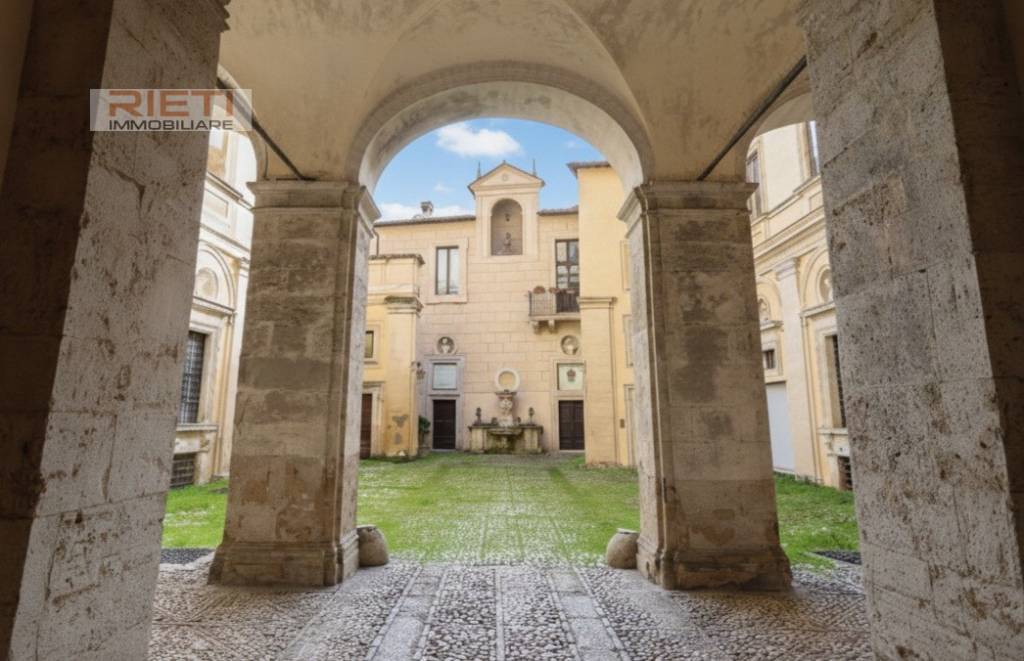 appartamento in vendita a Rieti in zona Centro Città