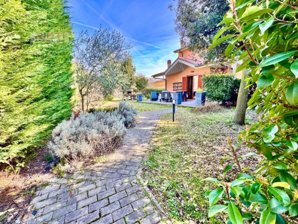 casa indipendente in vendita a Rieti in zona Centro Città