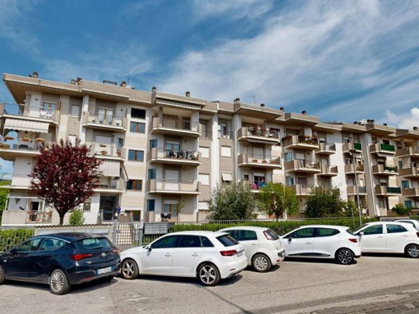 appartamento in vendita a Rieti in zona Campoloniano