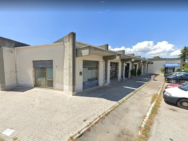 negozio in vendita a Rieti in zona Madonna del Cuore